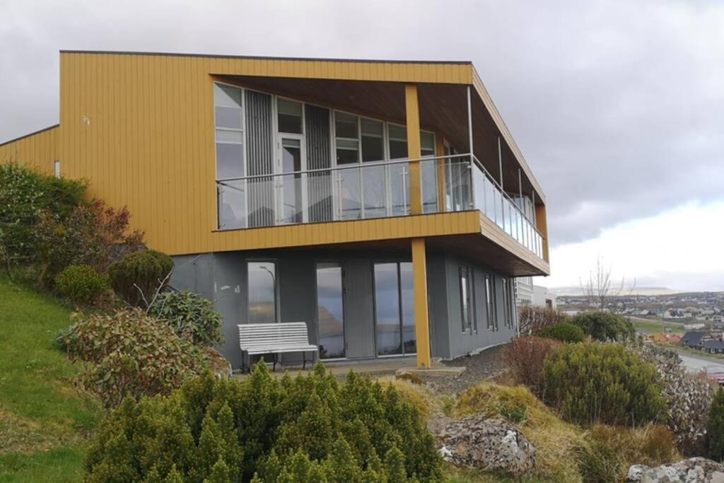 Large Apartment With Fabulous View Of Tórshavn Exteriör bild