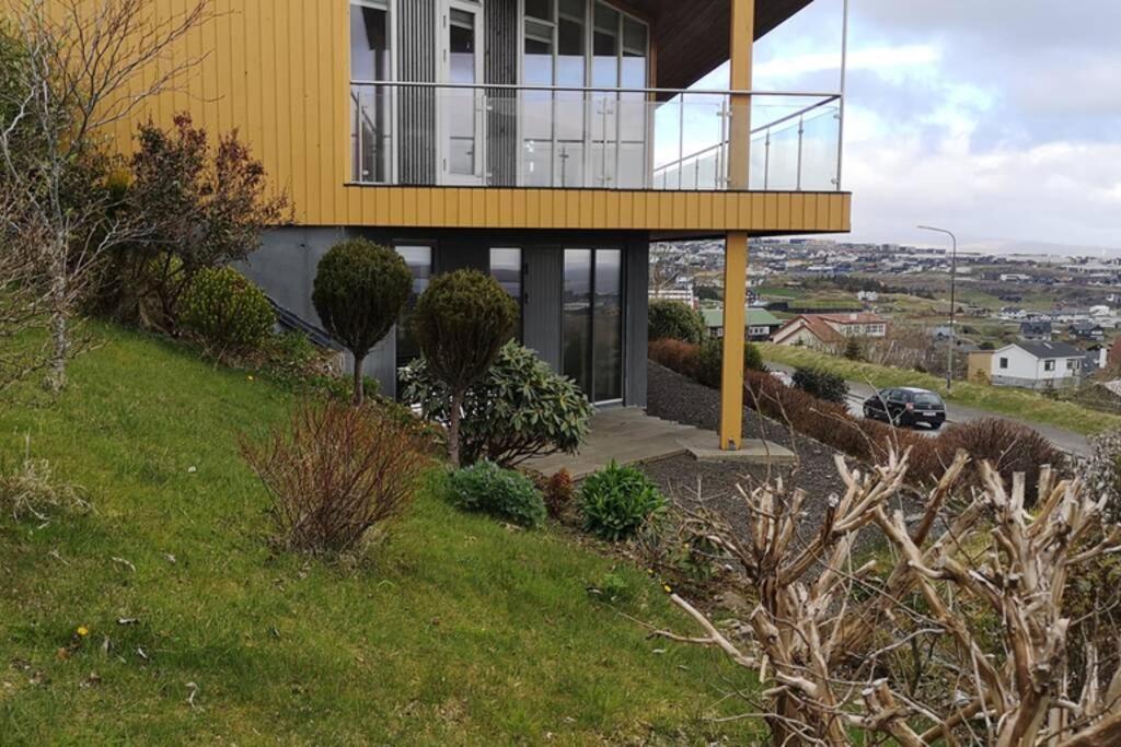Large Apartment With Fabulous View Of Tórshavn Exteriör bild